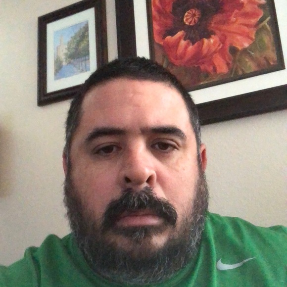 Meet your Posher, Carlos - Picture 1 of 2